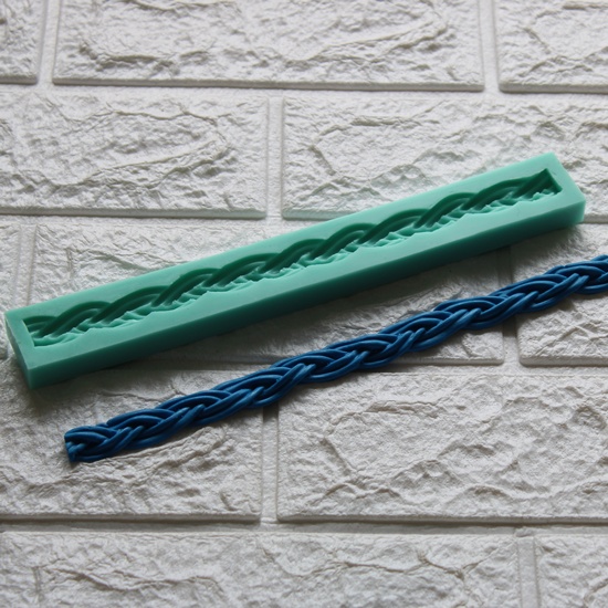 Braided Border Mould