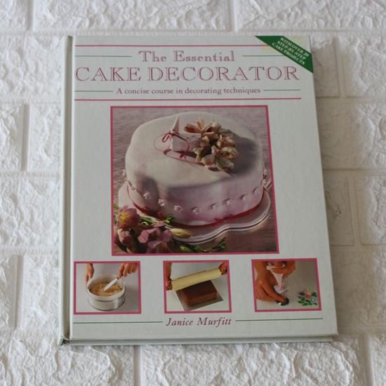 The Essential Cake Decorator