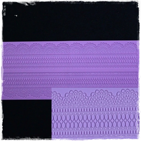 Ophelia Border Lace Mat