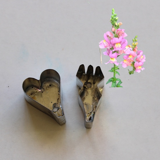 Snap Dragon Flower Cutter