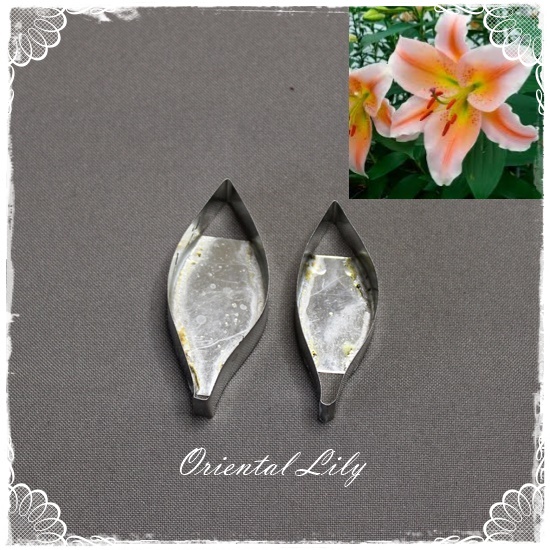 Oriental Lily Cutters