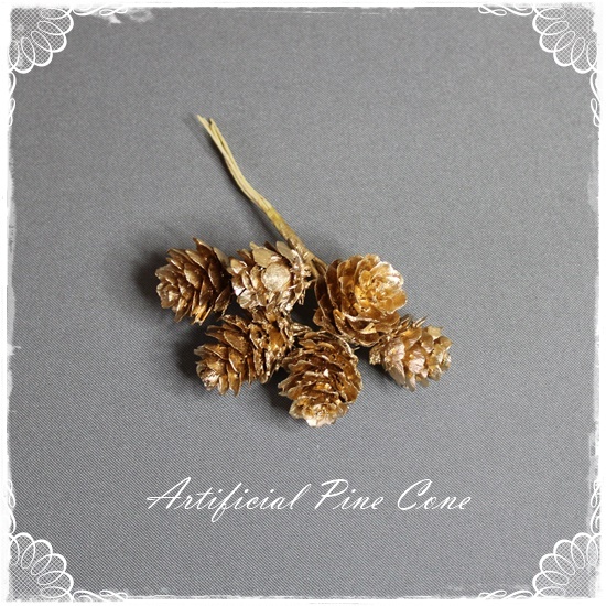 Artificial Pine Cones – Gold