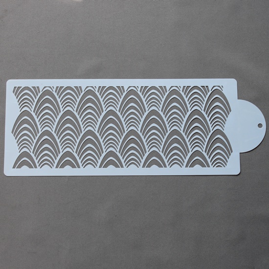Scallop pattern stencil
