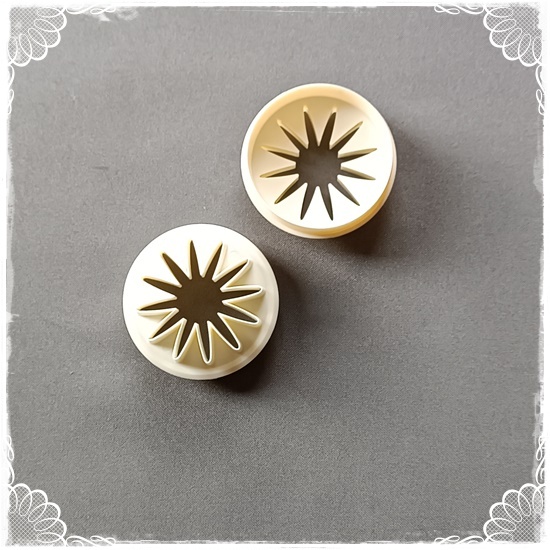 Double Sided Daisy / Circle Cutters