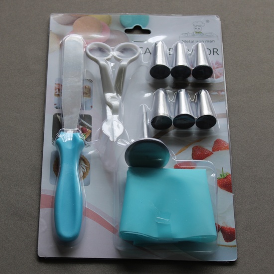 Nozzle, Flower Pin, Scissors, Spatula & Piping Bag  Set