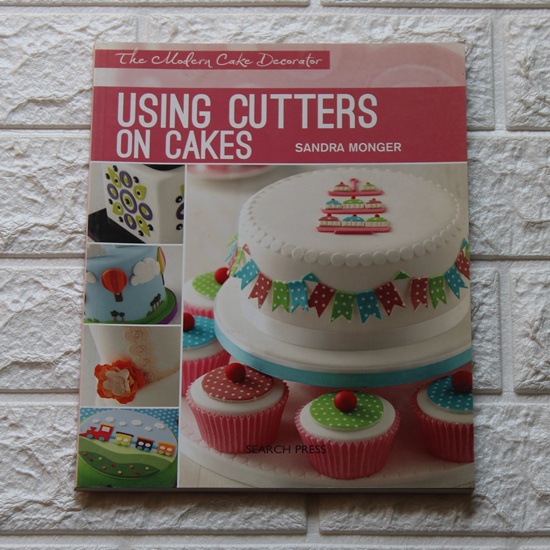 Using Cutters on Cake
