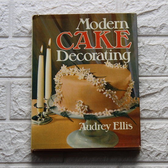 Modern CAKE Decorating