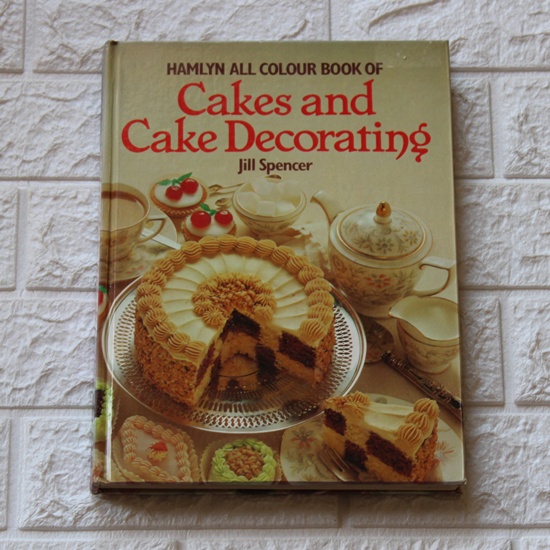 Cakes and Cake Decorating