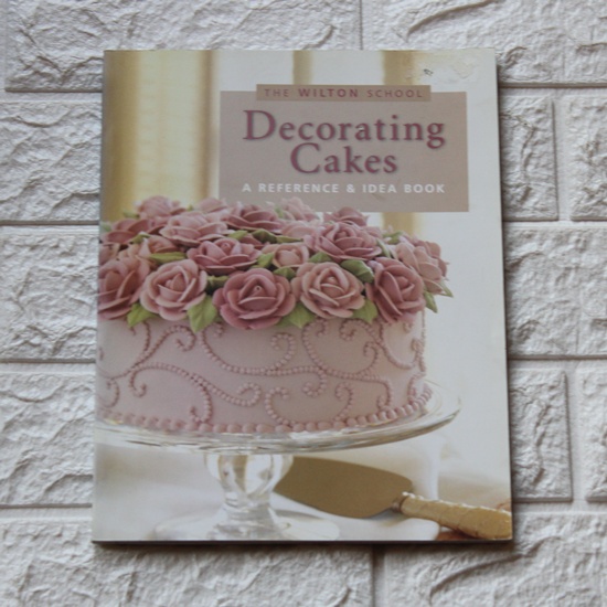The Wilton School – Decorating Cakes