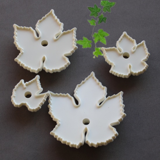 Grapevine Leaf Cutters