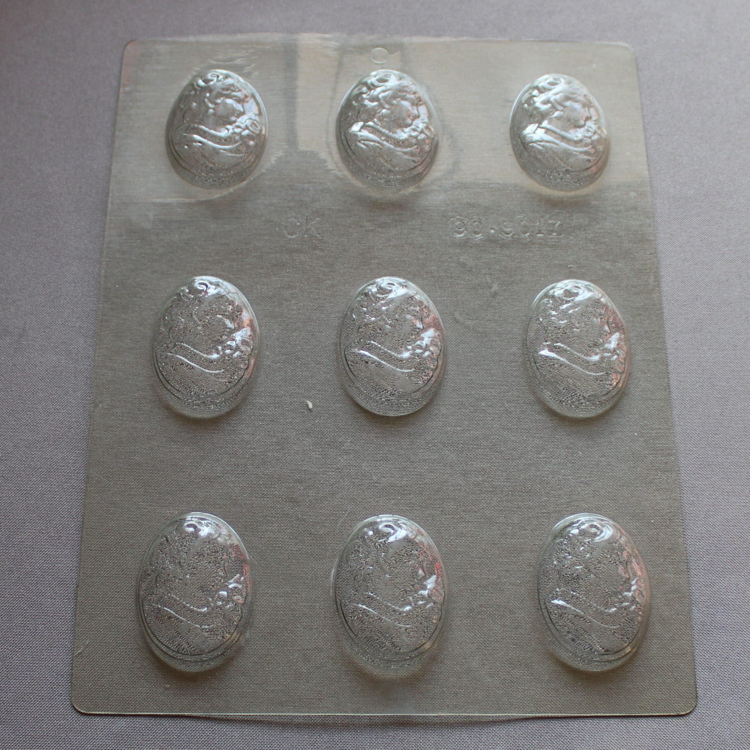 Chocolate Mould – Cameo